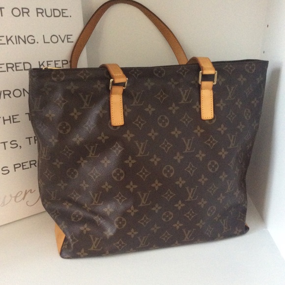 Louis Vuitton Handbags - WEEKEND SALE! Louis Vuitton bag